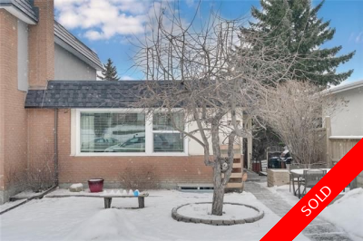 Thorncliffe Duplex for sale: 3 bedroom 823 sq.ft. (Listed 2020-04-23)